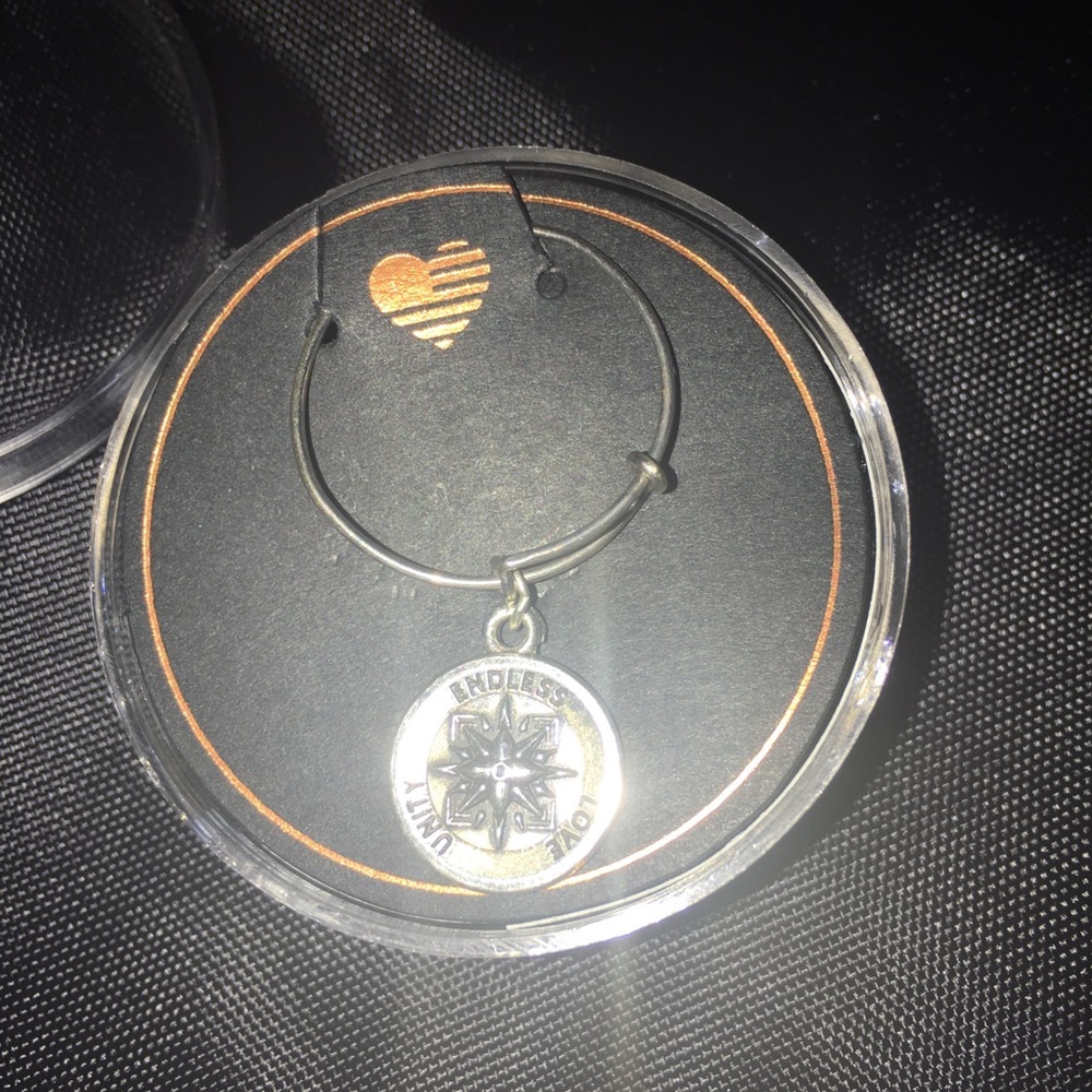 NEW AUTHENTIC ALEX N ANI RING